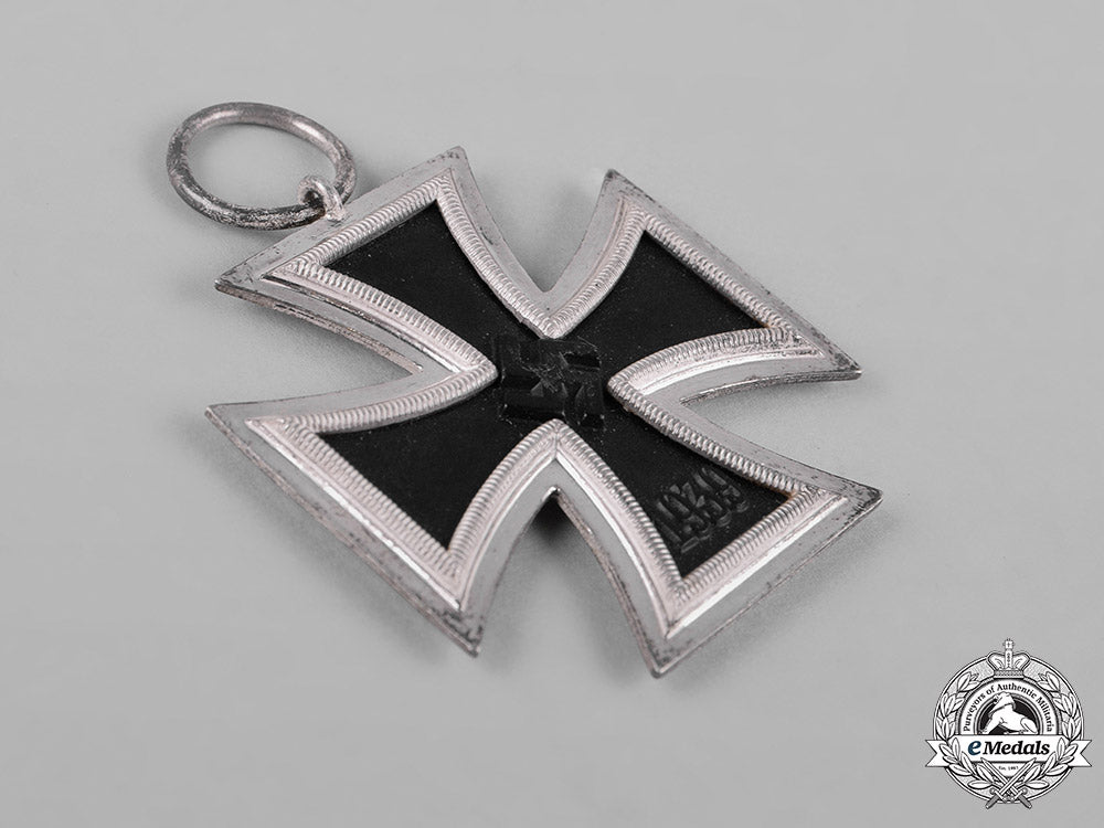 germany,_wehrmacht._a1939_iron_cross_ii_class_c18-050691
