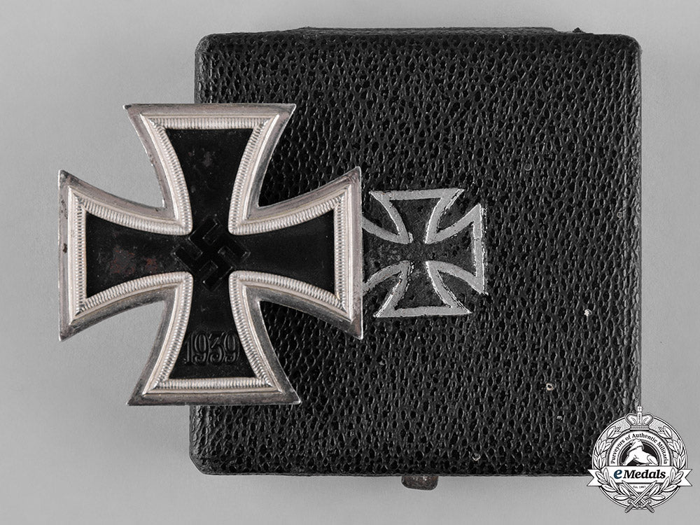 germany,_wehrmacht._a1939_iron_cross,_i_class,_with_case,_by_b.h._mayer_c18-050742_2