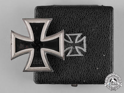 germany,_wehrmacht._a1939_iron_cross,_i_class,_with_case,_by_b.h._mayer_c18-050742_2
