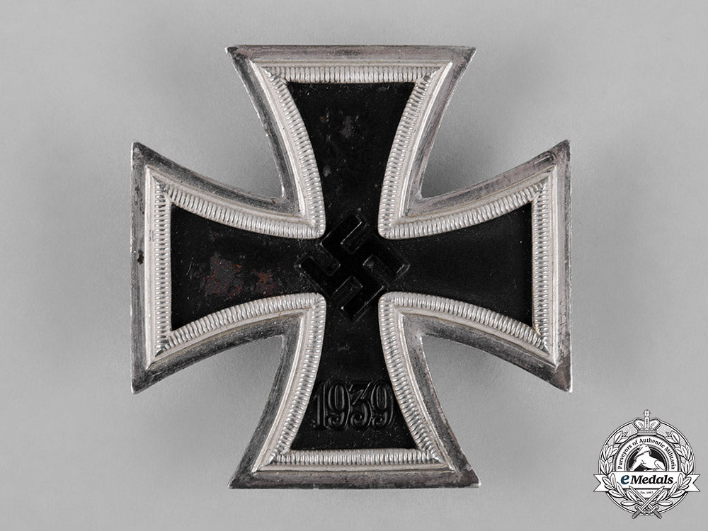 germany,_wehrmacht._a1939_iron_cross,_i_class,_with_case,_by_b.h._mayer_c18-050743_2
