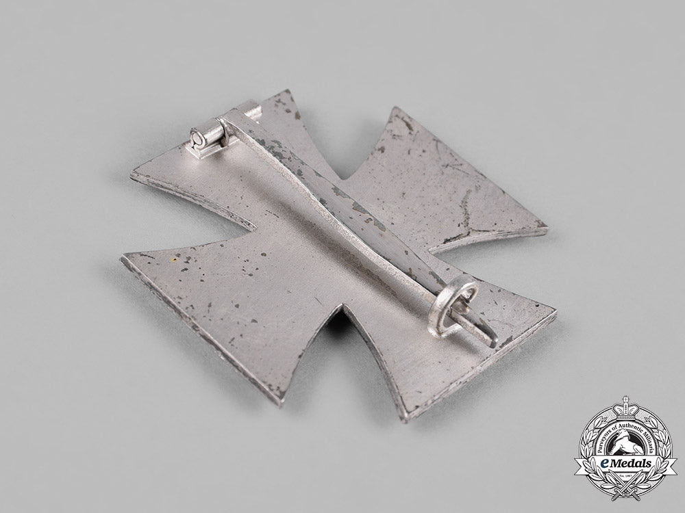 germany,_wehrmacht._a1939_iron_cross,_i_class,_with_case,_by_b.h._mayer_c18-050746_2