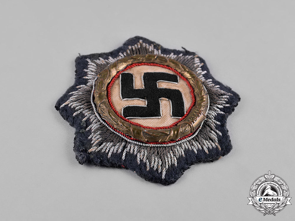 germany,_luftwaffe._a_german_cross_in_gold,_luftwaffe_cloth_version_c18-050756