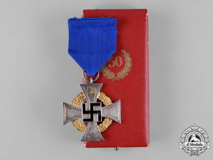 germany,_third_reich._a50-_year_civil_faithful_service_cross,_with_case,_by_deschler&_sohn_c18-050757