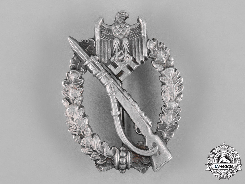 germany,_wehrmacht._an_infantry_assault_badge,_silver_grade_c18-050832
