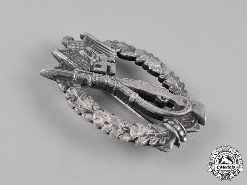 germany,_wehrmacht._an_infantry_assault_badge,_silver_grade_c18-050834