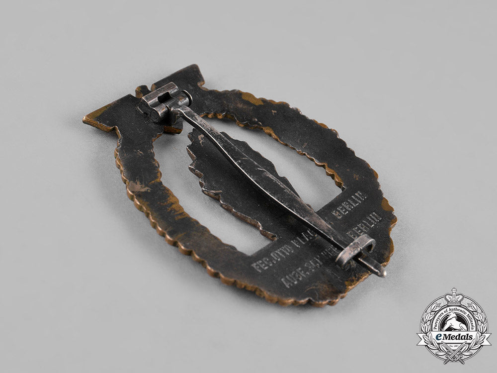 germany,_kriegsmarine._a_minesweeper_war_badge,_by_otto_placzek_c18-050841