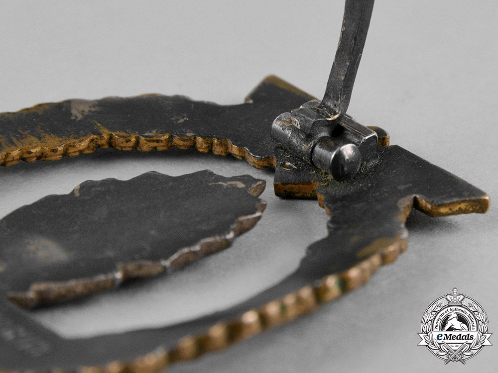 germany,_kriegsmarine._a_minesweeper_war_badge,_by_otto_placzek_c18-050843