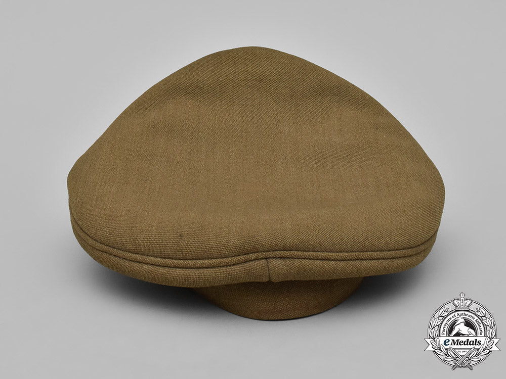 canada._a_queen’s_own_rifles_of_canada_officer's_visor_cap,_c.1939_c18-050994_1_1