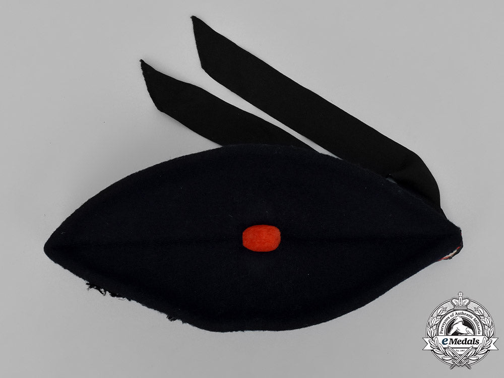 canada._a48_th_highlanders_of_canada_glengarry_cap,_c.1944_c18-051003