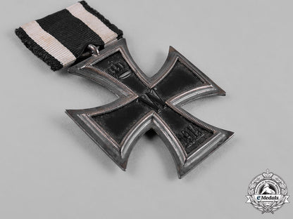 germany,_imperial._a1914_iron_cross,_ii_class,_with_case_c18-051042