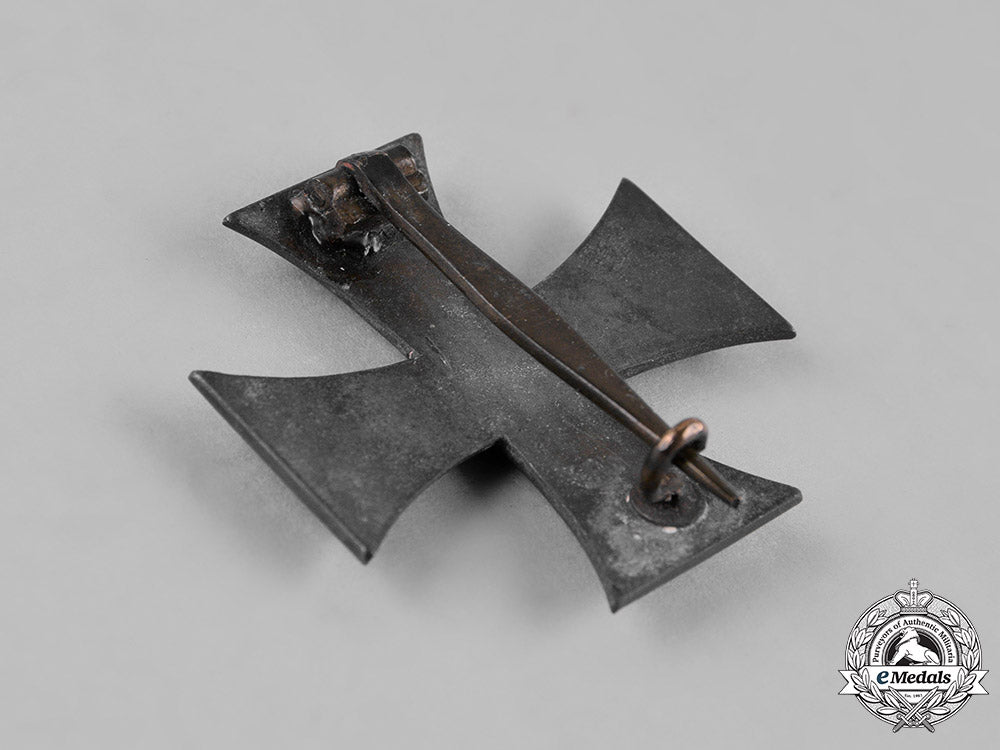 mecklenburg-_schwerin,_grand_duchy._a_military_merit_cross,_i_class,_c.1915_c18-051178_2