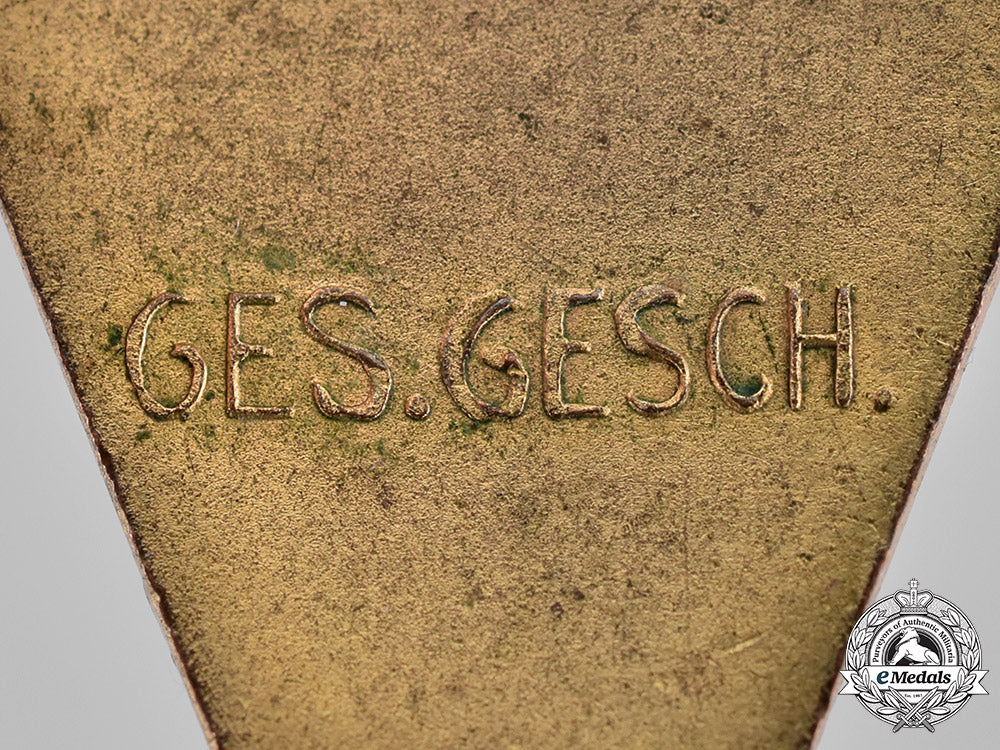 germany,_third_reich._a_pair_of_association_badges_c18-051383