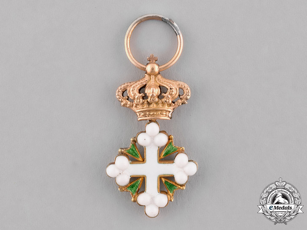 italy,_kingdom._a_miniature_order_of_st._maurice_and_st._lazarus_in_gold,._c.1890_c18-051450
