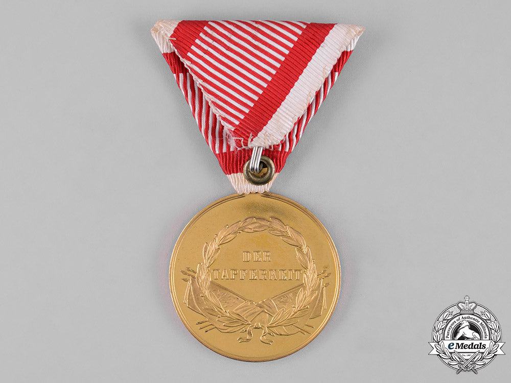 austria,_imperial._a_bravery_medal,_gold_grade,_c.1916_c18-051725