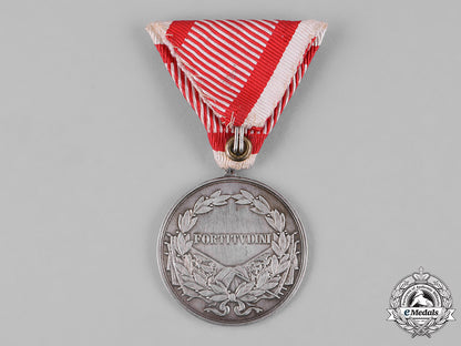 austria,_imperial._a_silver_bravery_medal,_ii_class_with_officer’s_decoration,_c.1917_c18-051737