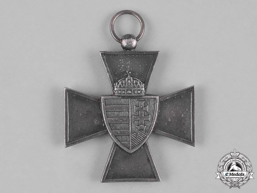 hungary,_kingdom._a_national_defence_cross,_c.1940_c18-051791