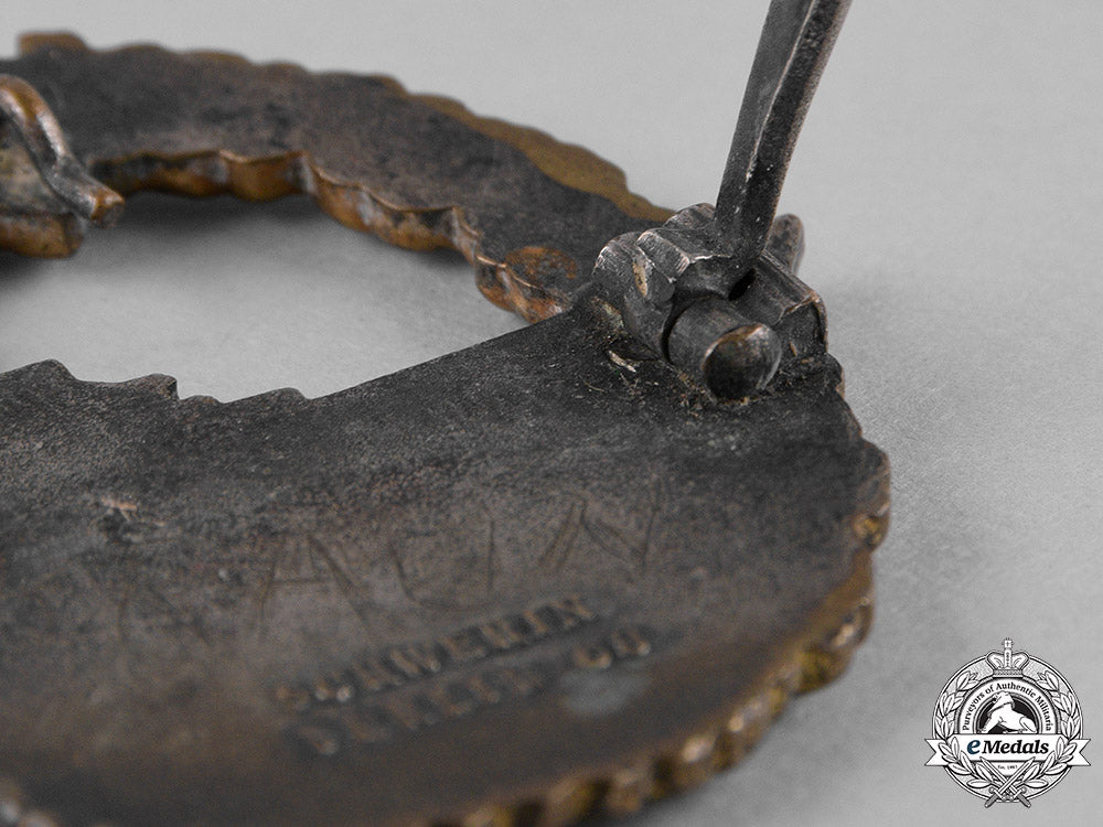 germany,_kriegsmarine._a_destroyer_war_badge,_by_c._schwerin&_sohn_c18-051923
