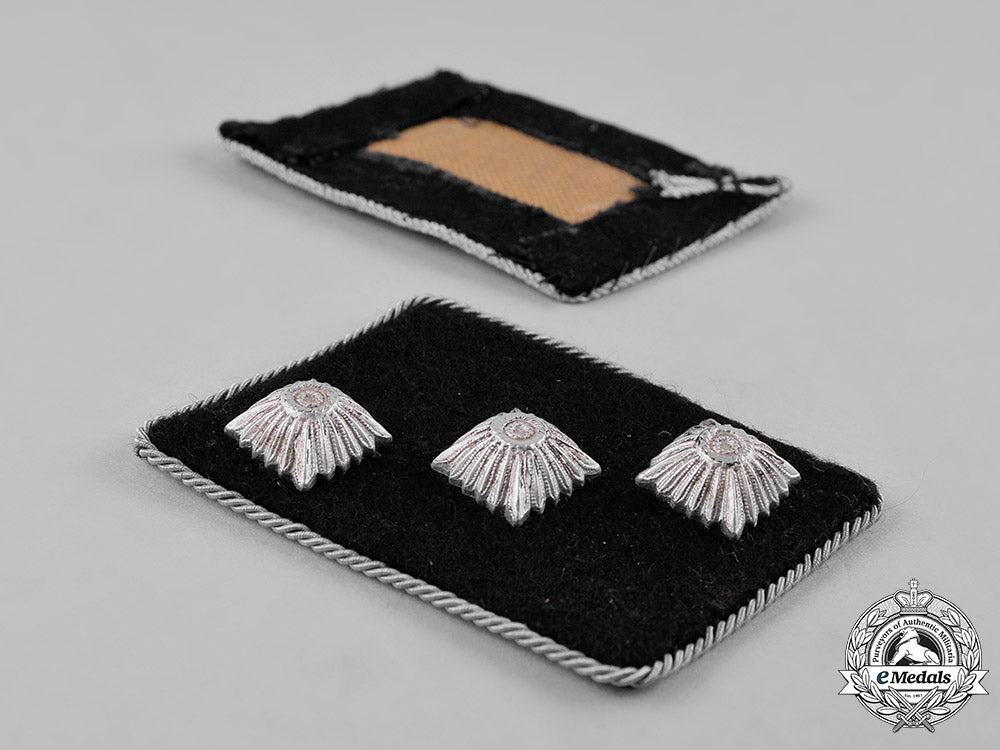 germany,_waffen-_ss._a_pair_of_untersturmführer_collar_tabs_c18-051935