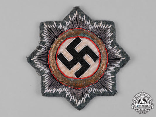 germany,_wehrmacht._a_german_cross_in_gold,_cloth_version,_heer_issue_c18-052005