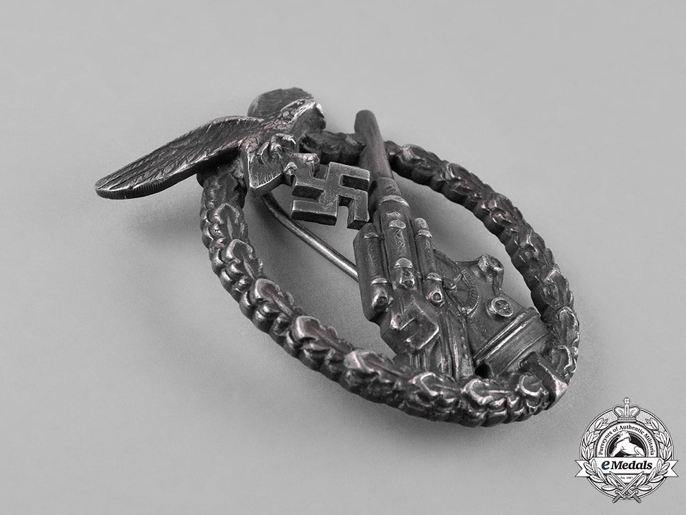 germany,_luftwaffe._a_flak_badge_by_c.e._juncker_c18-052045