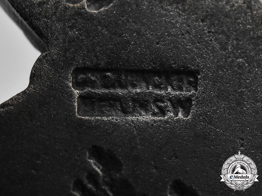 germany,_luftwaffe._a_flak_badge_by_c.e._juncker_c18-052049