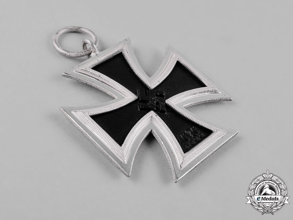 germany,_wehrmacht._a1939_iron_cross_ii_class_c18-052053