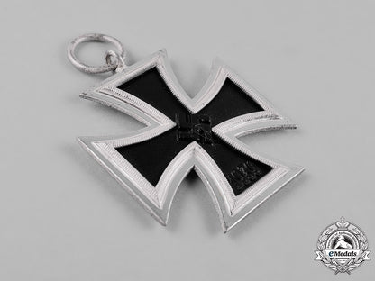 germany,_wehrmacht._a1939_iron_cross_ii_class_c18-052053