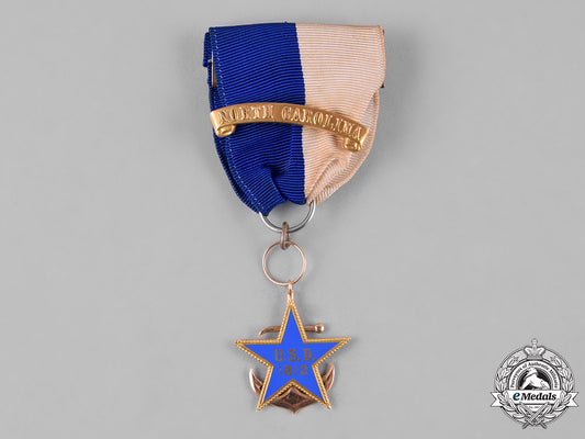 united_states._a_united_states_daughters_of1812_badge_in_gold,_by_j.e.caldwell_c18-052364_1