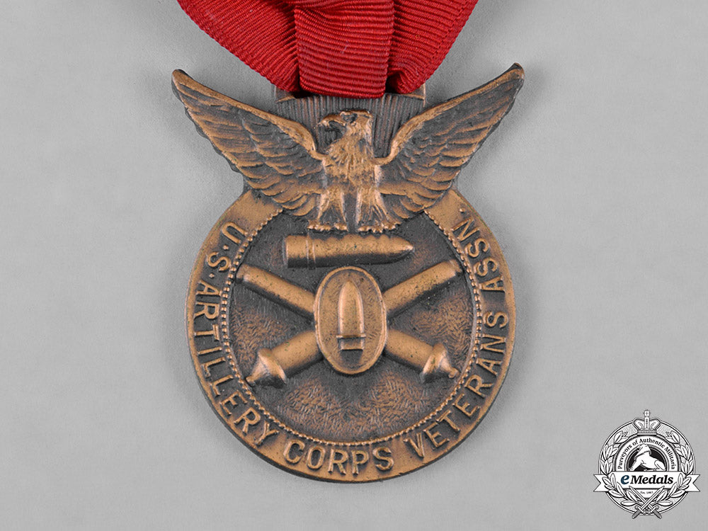 united_states._an_artillery_corps_veterans_association_past_national_commander's_membership_badge_c18-052374_1