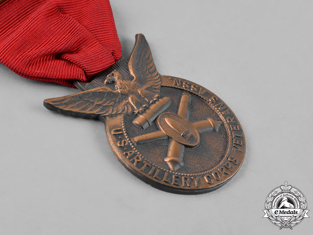 united_states._an_artillery_corps_veterans_association_past_national_commander's_membership_badge_c18-052375_1