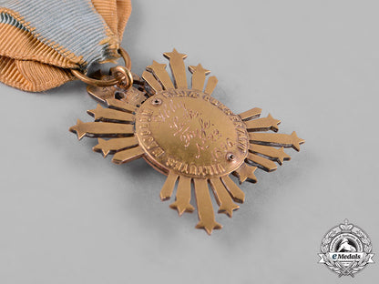 united_states._a_society_of_the_colonial_dames_of_america_breast_badge_in_gold,_named_to_abby_lucretia_rice_fyfe_c18-052397_1