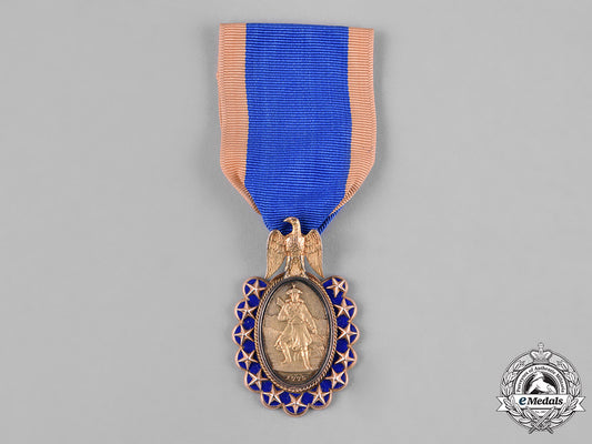 united_states._a_sons_of_the_revolution_membership_badge_in_gold,_c.1900_c18-052402_1
