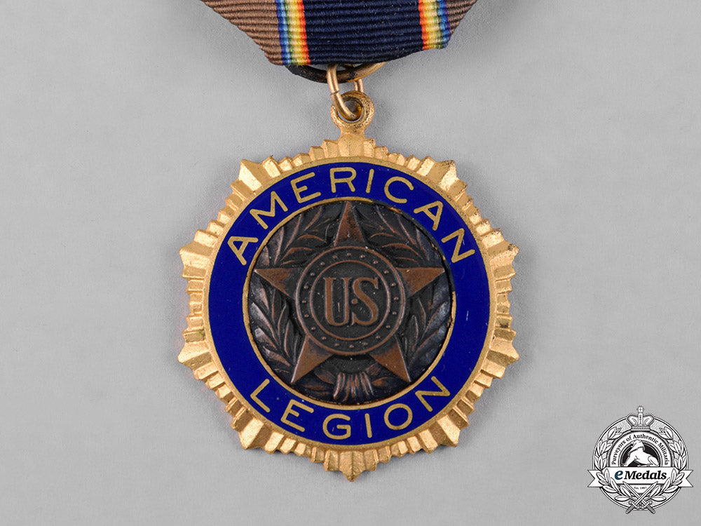 united_states._an_american_legion_past_commander's_membership_badge,_c.1938_c18-052410_1