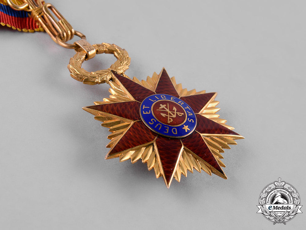 united_states._a_military_order_of_foreign_wars_of_the_united_states_membership_badge_in_gold,_c.1910_c18-052440_1