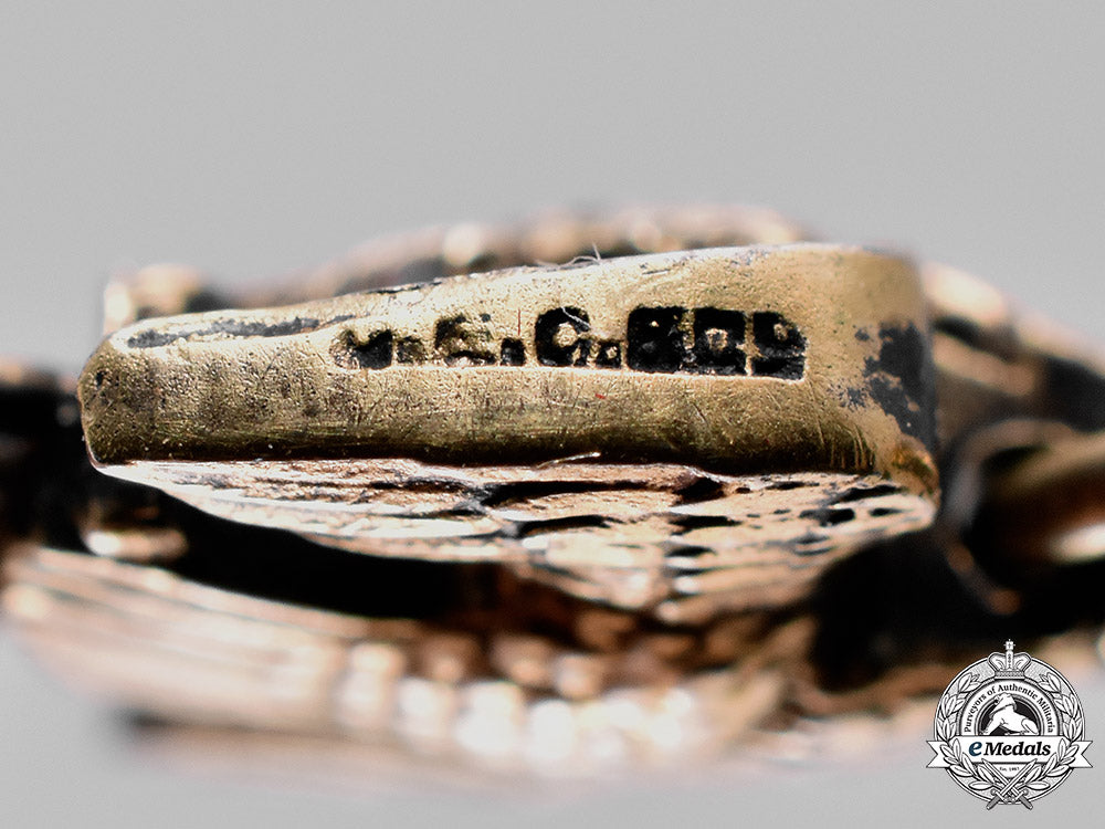 united_states._a_minature_national_society_of_the_sons_of_the_american_revolution_membership_badge,_c.1920_c18-052454_1