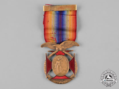 united_states._a_military_order_of_the_world_war_membership_badge,_c.1920_c18-052461_1