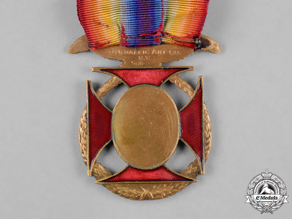 united_states._a_military_order_of_the_world_war_membership_badge,_c.1920_c18-052464_1