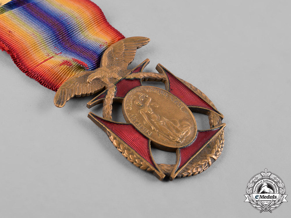 united_states._a_military_order_of_the_world_war_membership_badge,_c.1920_c18-052465_1