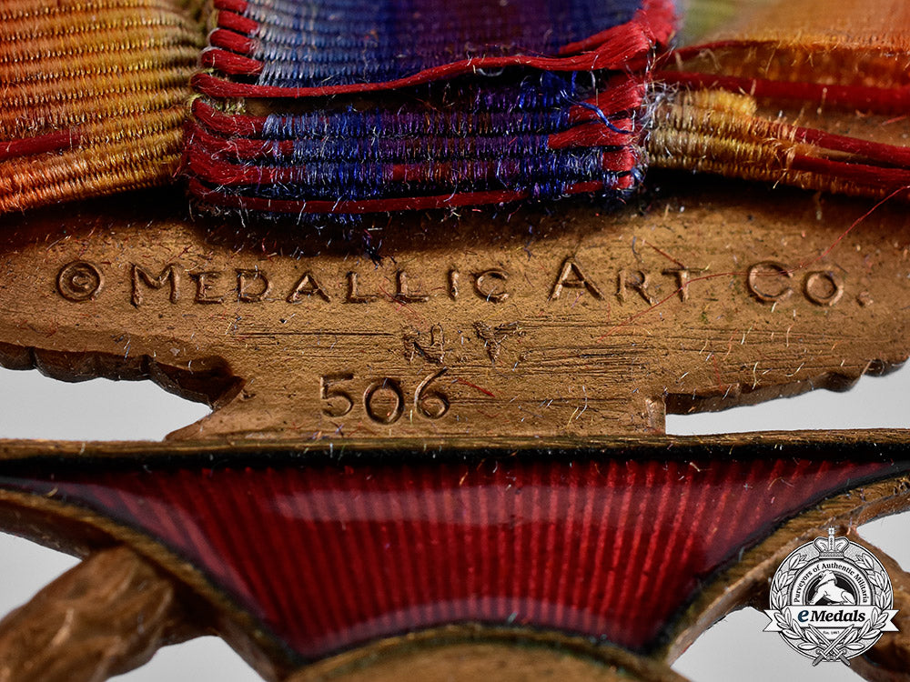 united_states._a_military_order_of_the_world_war_membership_badge,_c.1920_c18-052467_1