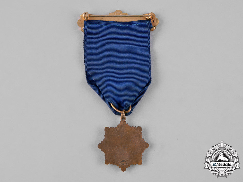 united_states._an_american_veterans_united_past_commander's_membership_badge,_c.1920_c18-052469_1_1