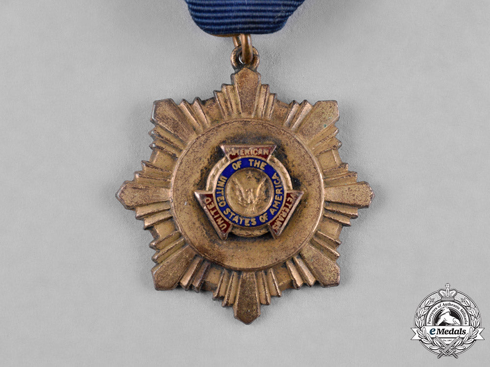 united_states._an_american_veterans_united_past_commander's_membership_badge,_c.1920_c18-052470_1_1