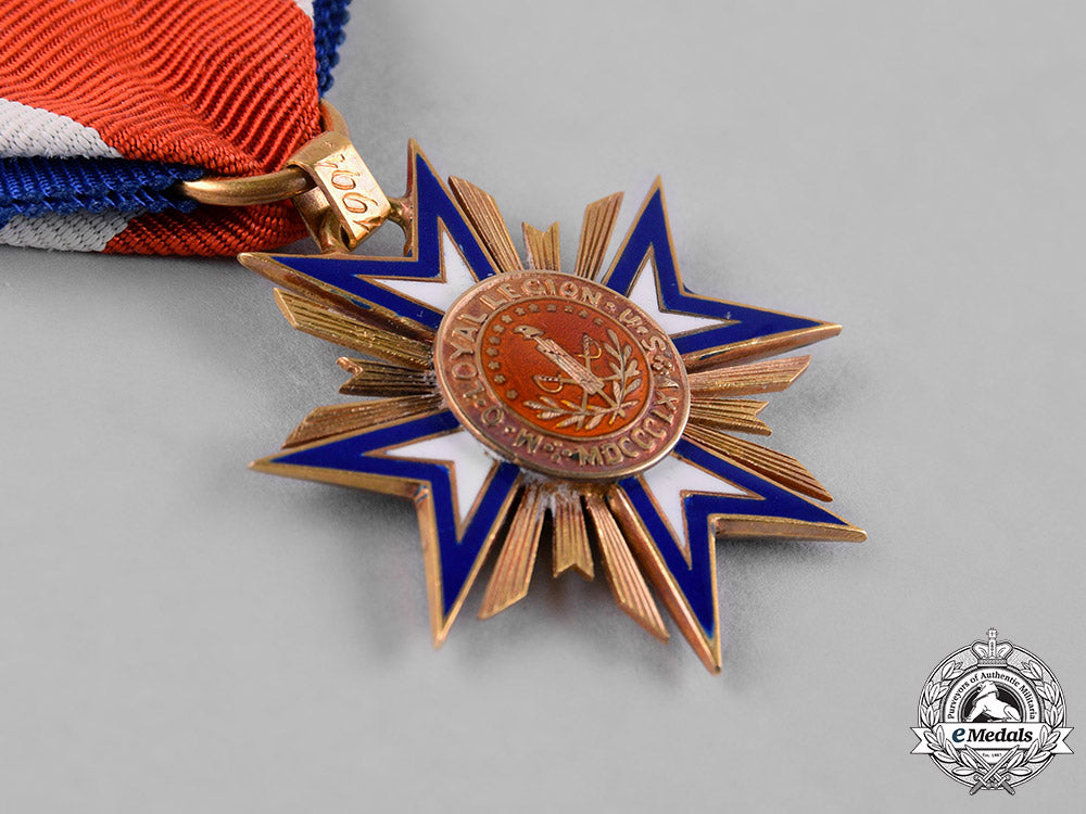 united_states._a_military_order_of_the_loyal_legion_of_the_united_states_membership_badge_in_gold,_c.1918_c18-052477