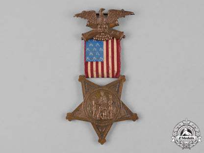 united_states._a_grand_army_of_the_republic(_gar)_membership_badge_c18-052479