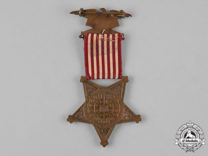 united_states._a_grand_army_of_the_republic(_gar)_membership_badge_c18-052480