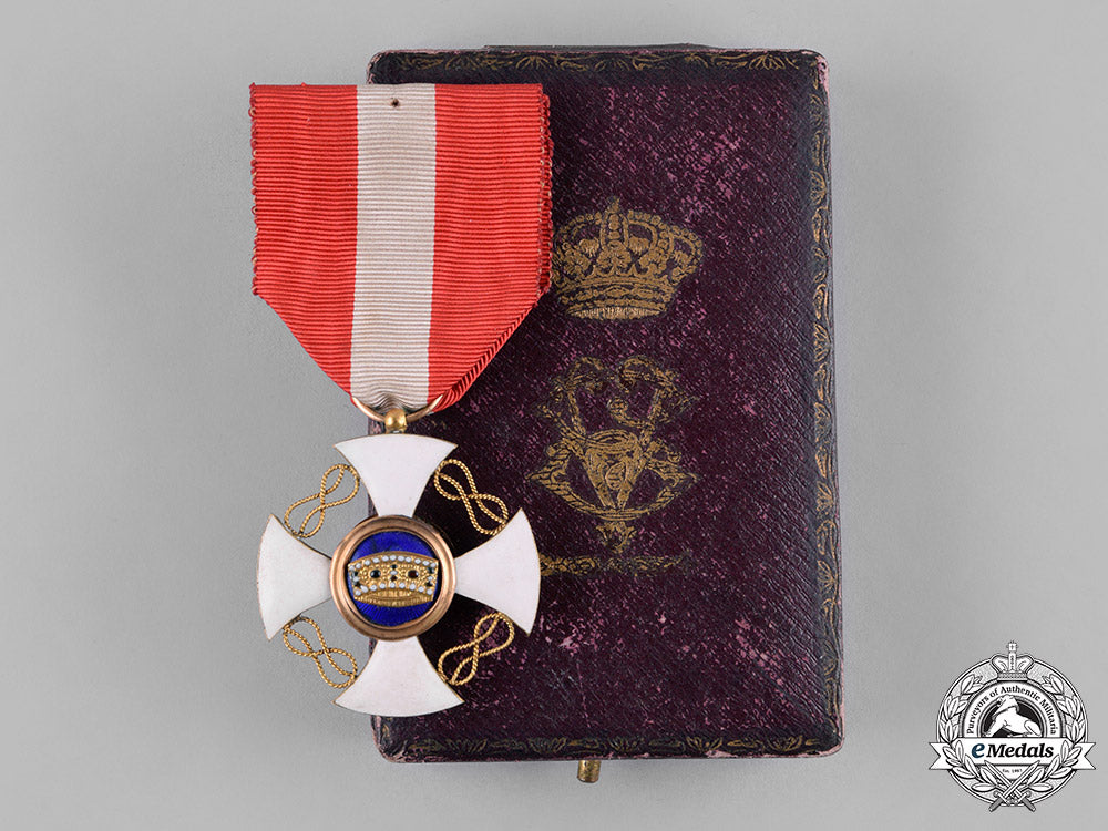 italy,_kingdom._order_of_the_crown_in_gold,_v_class_knight,_c.1900_c18-052501
