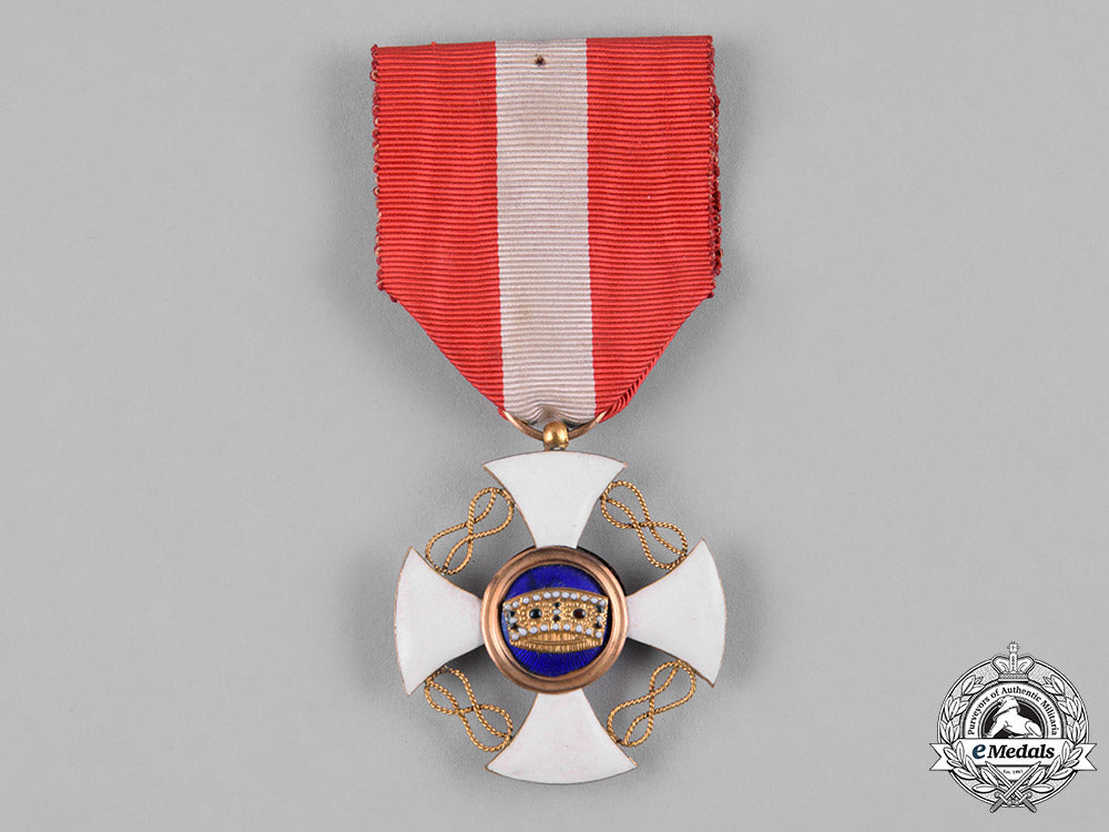 italy,_kingdom._order_of_the_crown_in_gold,_v_class_knight,_c.1900_c18-052502