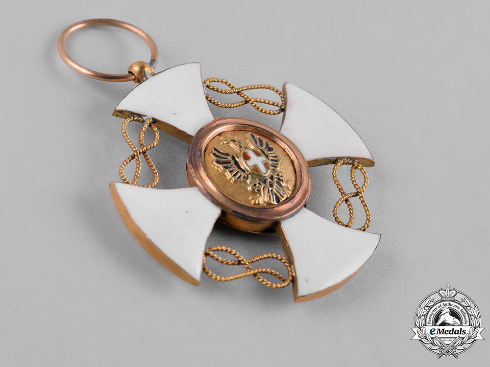 italy,_kingdom._order_of_the_crown_in_gold,_v_class_knight,_c.1900_c18-052506