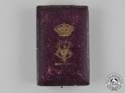 italy,_kingdom._order_of_the_crown_in_gold,_v_class_knight,_c.1900_c18-052507