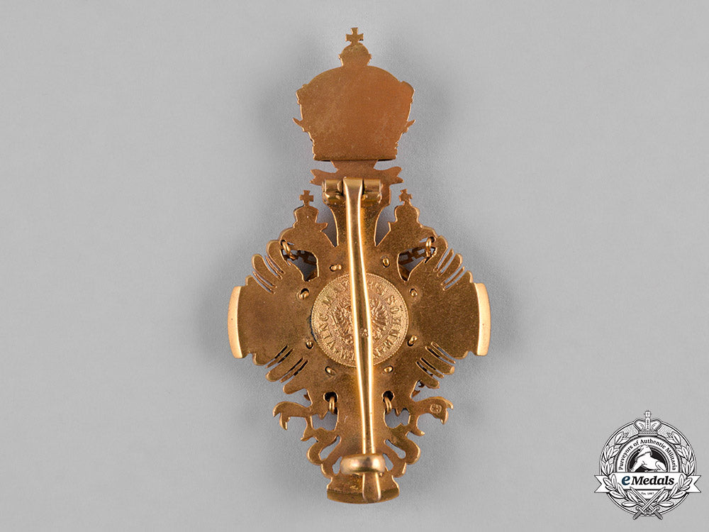 austria,_imperial._an_order_of_franz_joseph,_officer’s_cross_with_war_decoration,_by_vincenz_mayer’s_söhne,_c.1910_c18-052661
