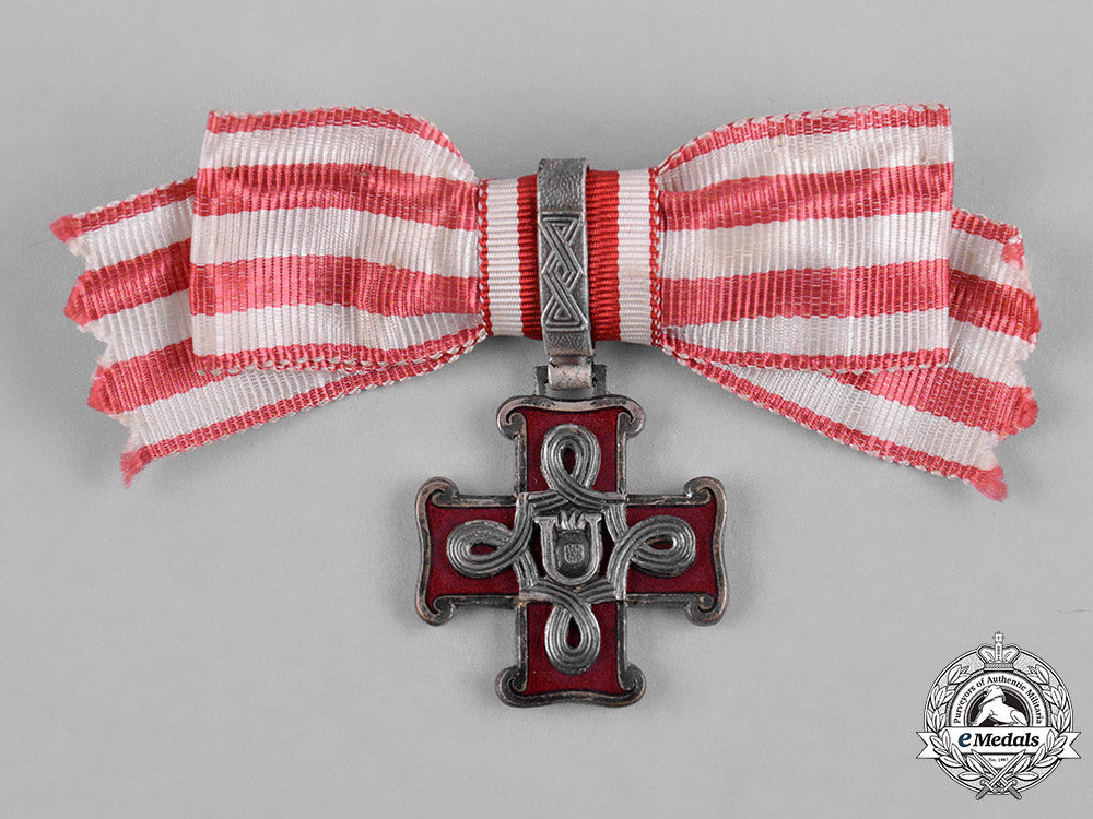 croatia,_independent_state._an_order_of_merit,_ladies_iii_class_cross,_c.1944_c18-052733